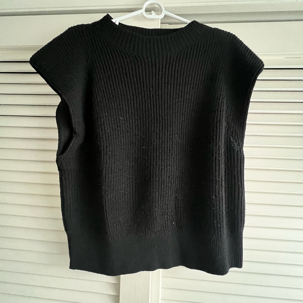 Aritzia Babaton Hazlitt Sweater Vest Black Sleeveless Structured Shoulders Sz L